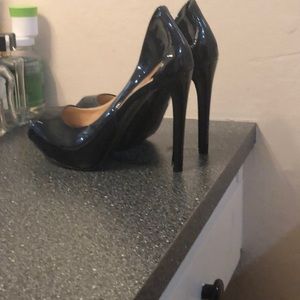 Black heel peep toe shoes